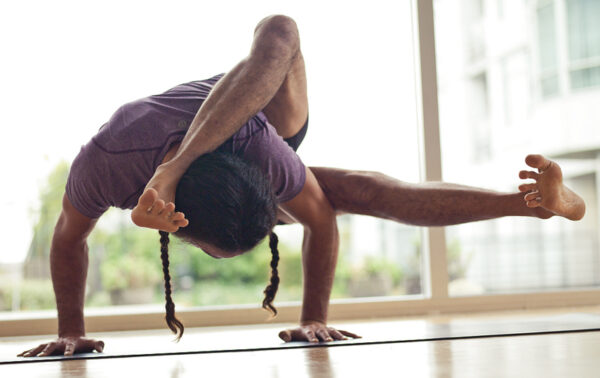 grasshopper pose